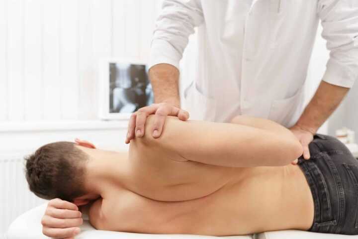 Trị liệu nắn chỉnh và tác động cột sống lưng